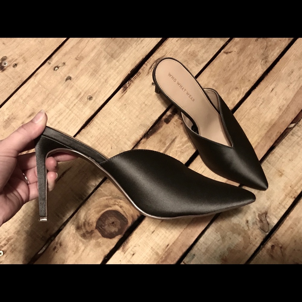 Black pointed heeled mules